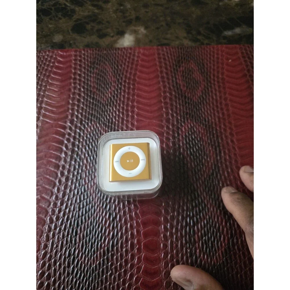 Apple iPod Shuffle 2GB Gold (4th Gen) MC749LL/A - Brand New Never Used